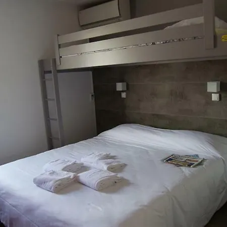 Fasthotel Est Parc Expo 2*